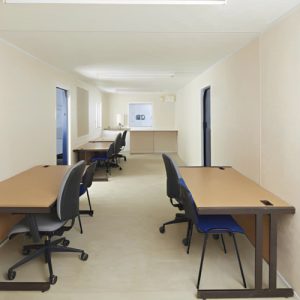 20 Fuß × 8 Fuß Stahl-Büro-/Lagercontainer – Vandalismussicher & Stapelbar